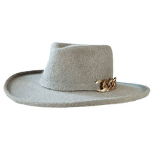 Load image into Gallery viewer, Carlisle Hats Grizz cowboy hat in natural color with a 55cm brim, featuring a classic Western style and sturdy felt material.