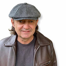 Load image into Gallery viewer, Black Carlisle Hats newsboy cap made of Shetland wool in twill fabric, medium size 58cm, featuring a classic, rounded brim.