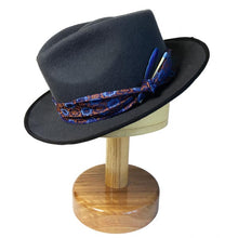 Load image into Gallery viewer, Carlisle Hats Camden Street X Fedora in grey, stylish men's fedora hat with a classic wide brim and textured band.