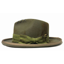 Load image into Gallery viewer, Carlisle Hats Nelson Fedora XX in Fawn, a stylish wide-brimmed fedora hat with a classic design and neutral color.