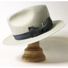 Load image into Gallery viewer, Carlisle Hats Camden 6.5 Stone A fedora made of merino wool felt, featuring a classic brim and stylish design.