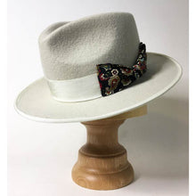Load image into Gallery viewer, Carlisle Hats Camden 6.5 Stone C fedora made of merino wool felt, featuring a classic brim and stylish design.